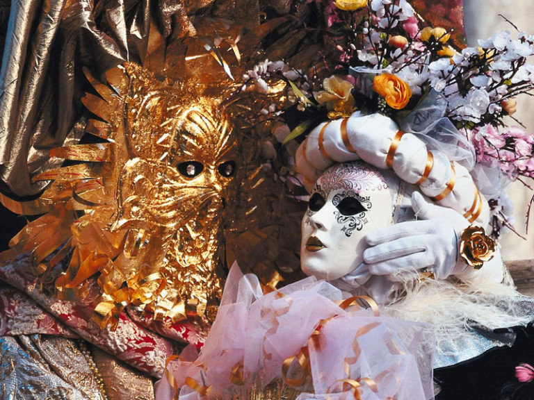 Realizzare maschere veneziane