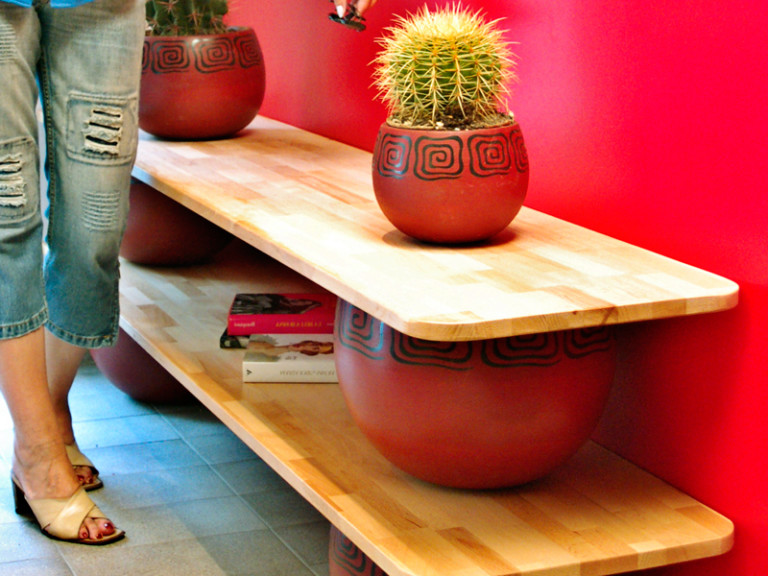 Ripiani su vasi | Una soluzione per l’ingresso di casa