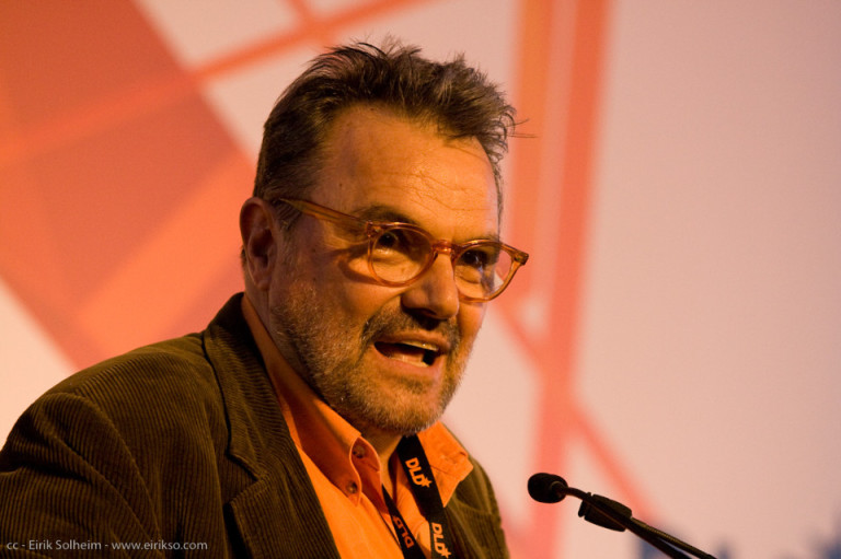 Recuperare la manualità, intervista a Oliviero Toscani