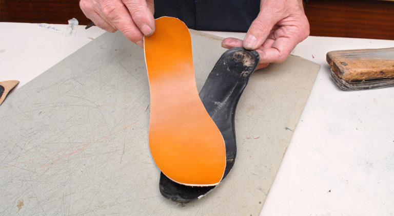 Rifare il sottopiede di una scarpa