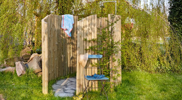 Doccia da giardino fai da te in legno | Come costruirla in un pomeriggio