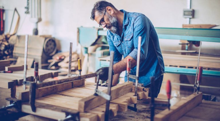 Morsetti e strettoi | Come si utilizzano per serrare legno e altri materiali