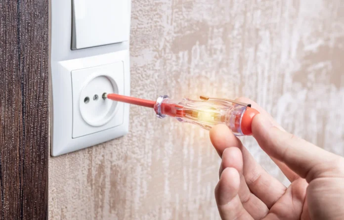 cacciavite cercafase