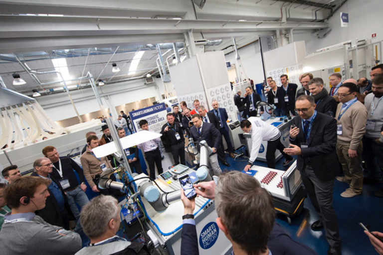 Migliaia di presenze per la fabbrica “smart” di Scm