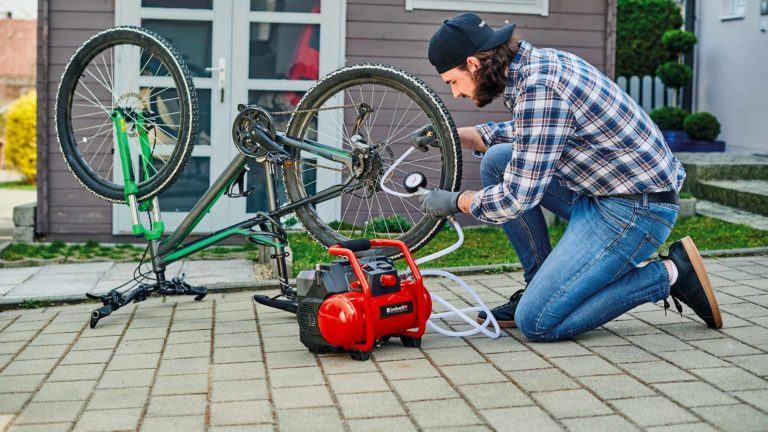 Batterie Power X-Change Einhell per pompa autoadescante e compressore