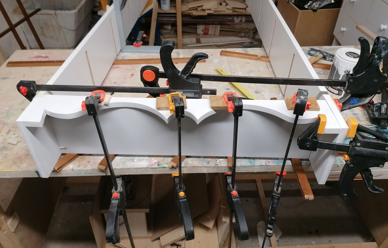 libreria sospesa fai da te