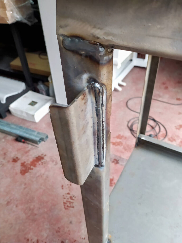 carrello per saldatrice