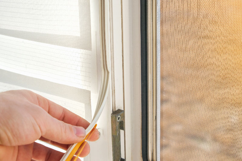 come isolare porta da spifferi
