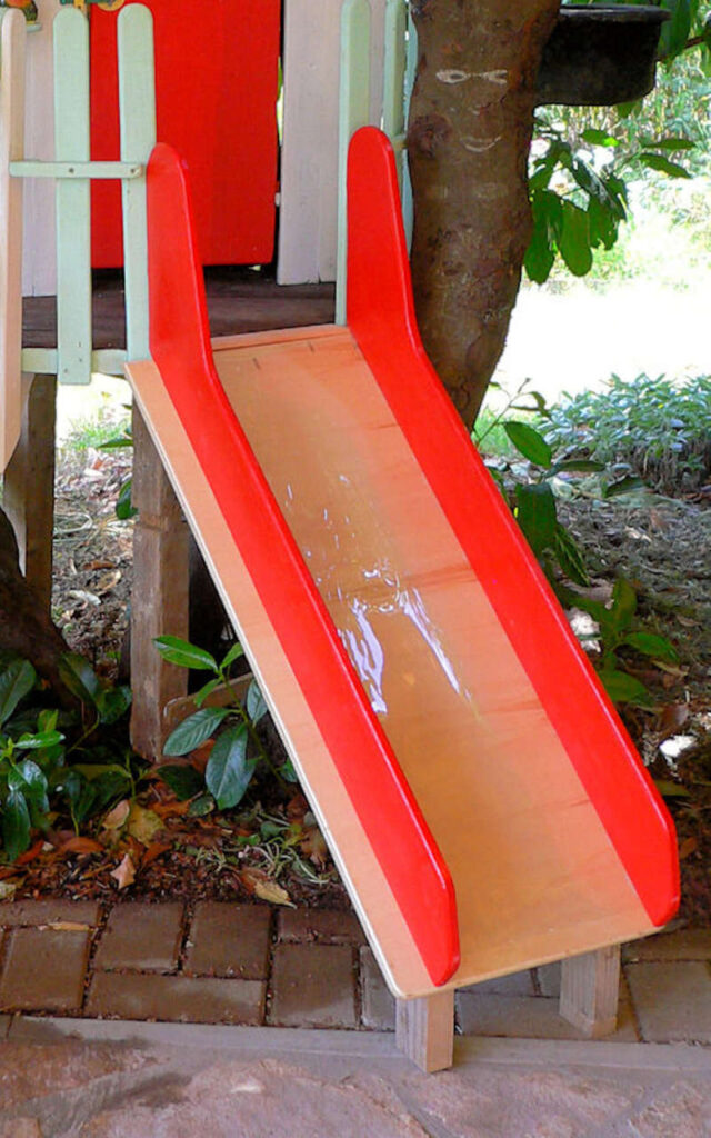 casetta con scivolo fai da te